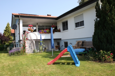 Bild: Außenansicht Haus Kehle, Blick vom Garten